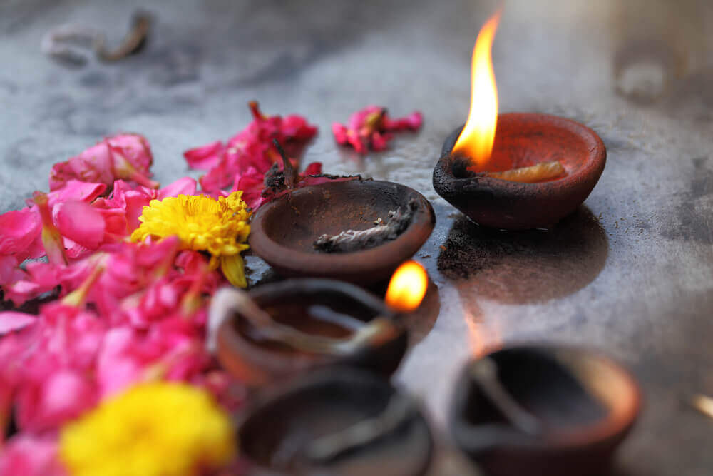 Want to make your ritual table powerful? (Simple tips from an expert for your sacred altar setup!)